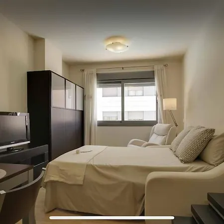 Apartamento 2º Linea De Playa Con Piscina & Parking Málaga
